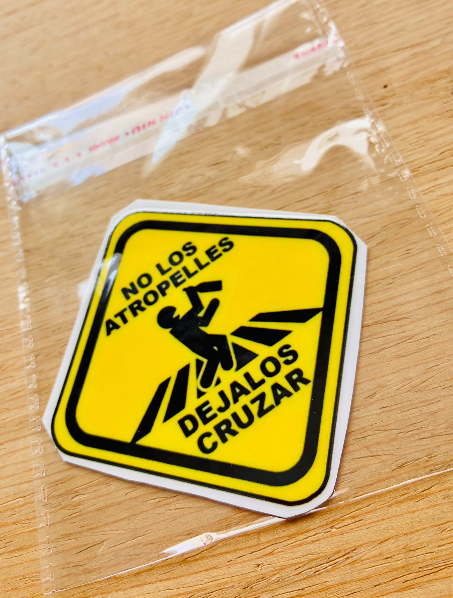 PEGATINA / STICKER NO LOS ATROPELLES DTF UV