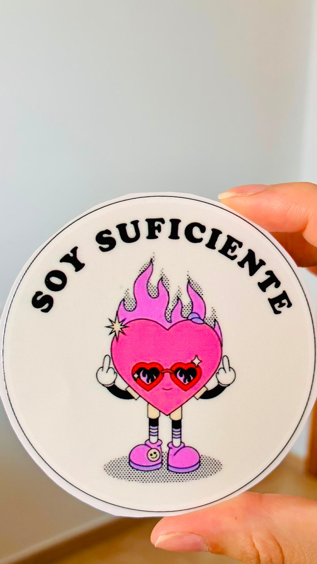 Sticker DTF UV "Soy Suficiente" – Soft Edition