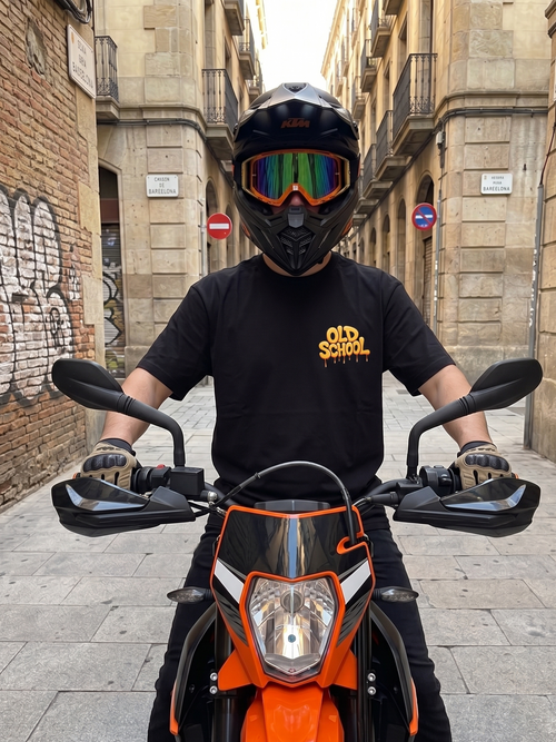 Camiseta Oversize "Old School Cat" – Black Edition