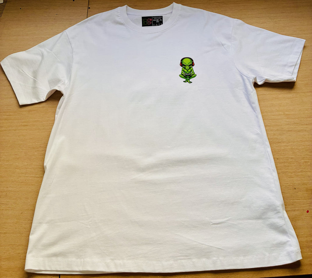Camiseta Oversized "Alien Gamer" – Space Edition