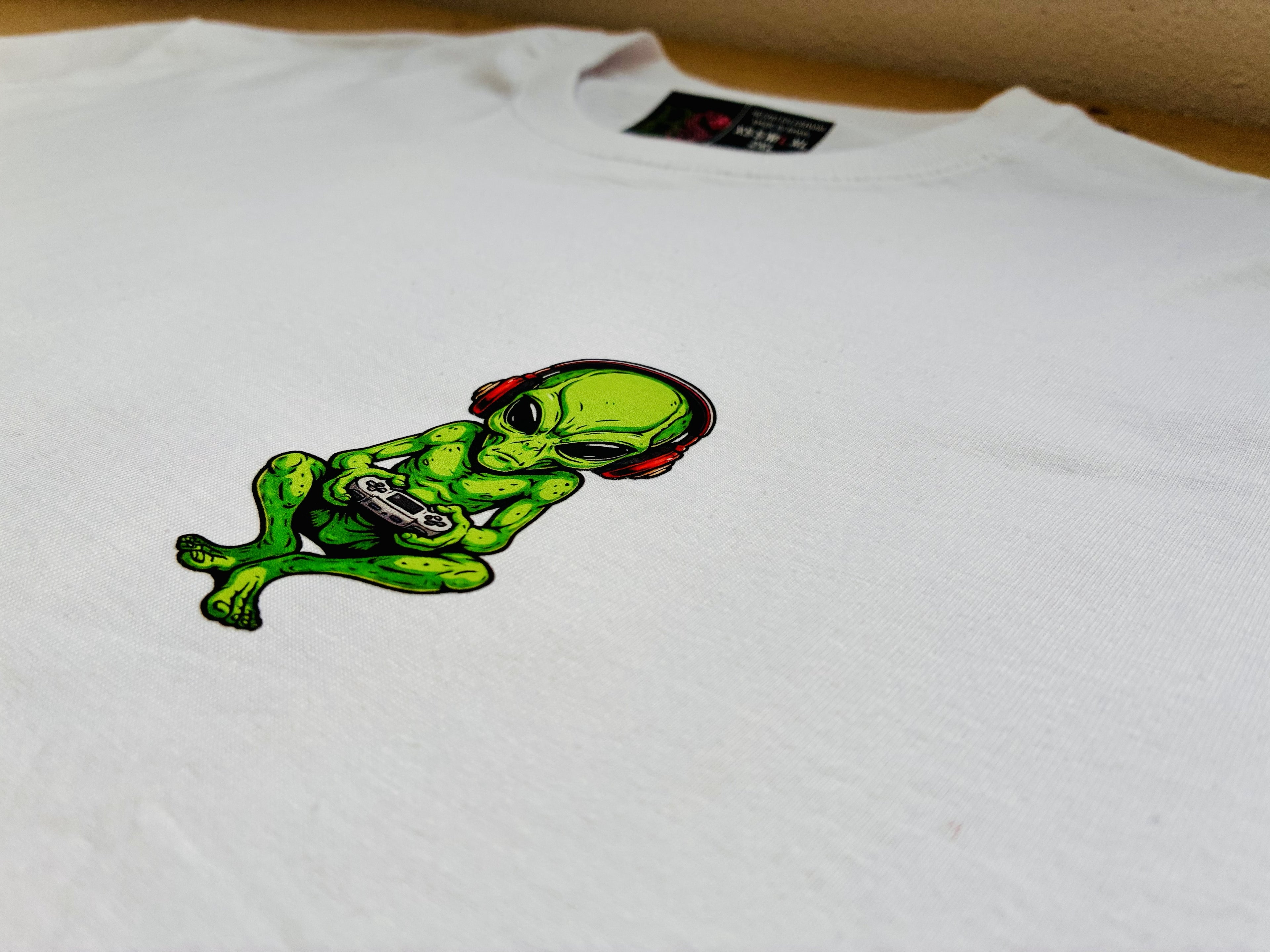 Camiseta Oversized "Alien Gamer" – Space Edition