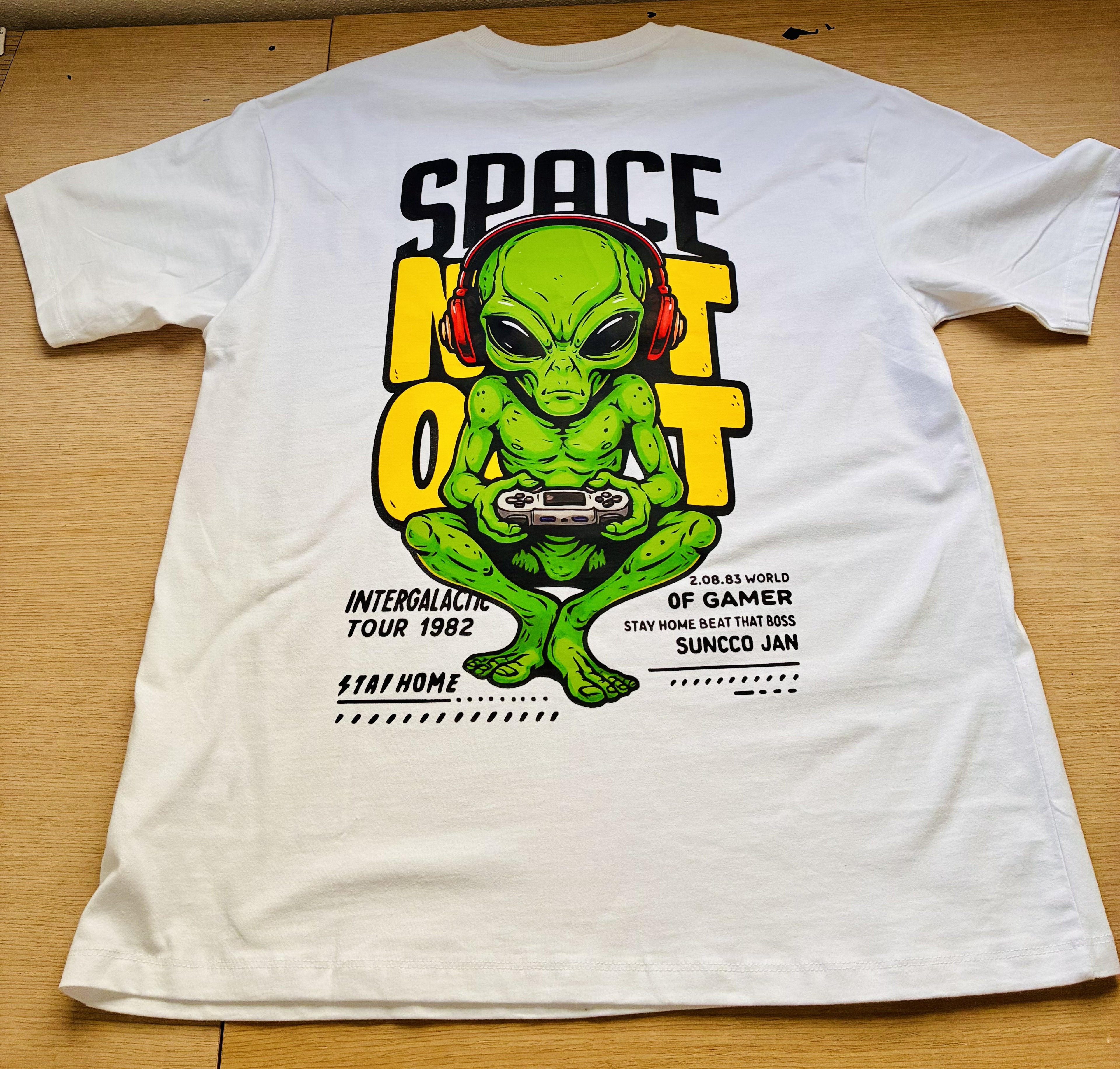 Camiseta Oversized "Alien Gamer" – Space Edition