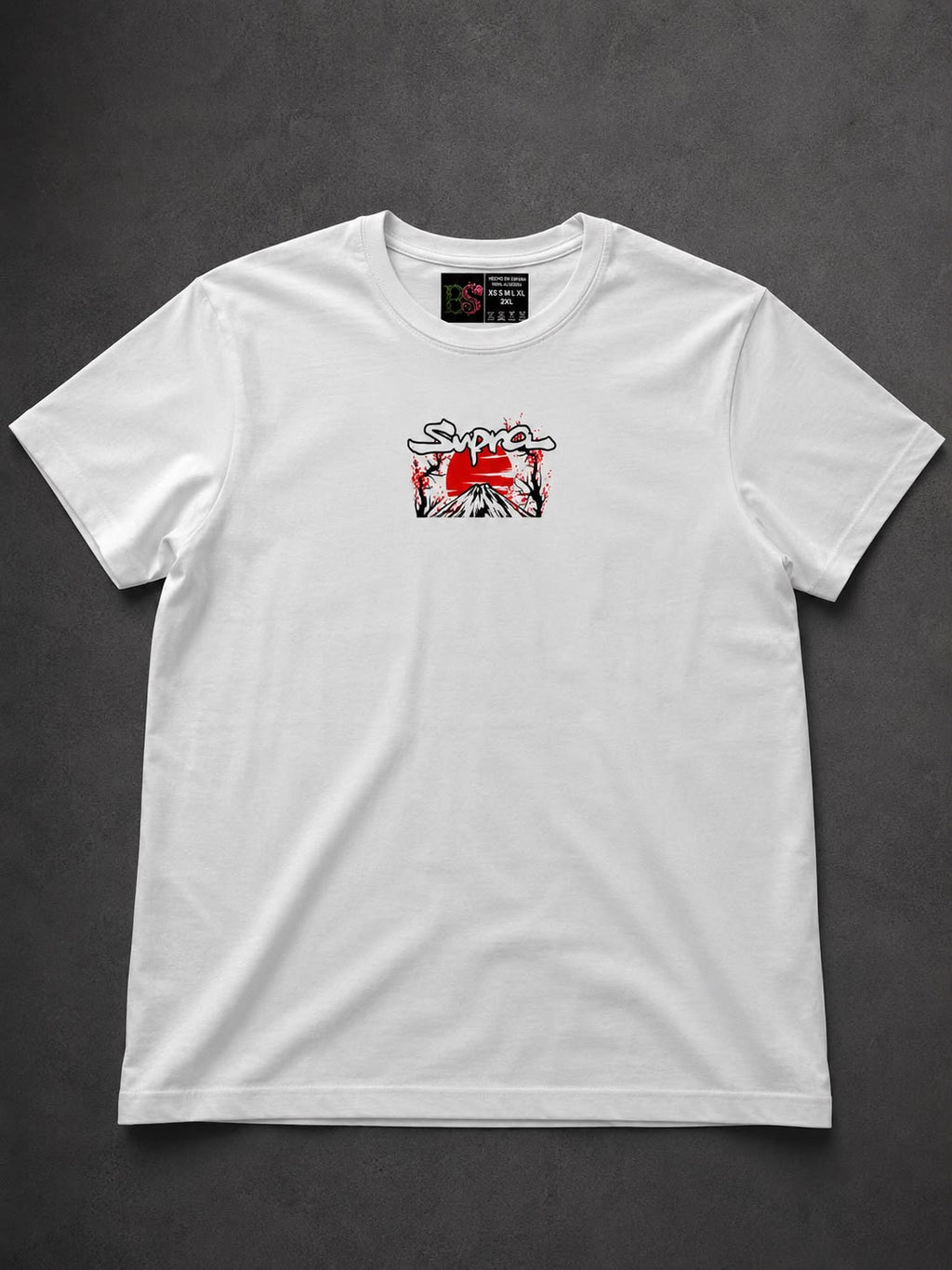 Camiseta Red Legend JDM vista frontal plana con etiqueta Bitter Sweet