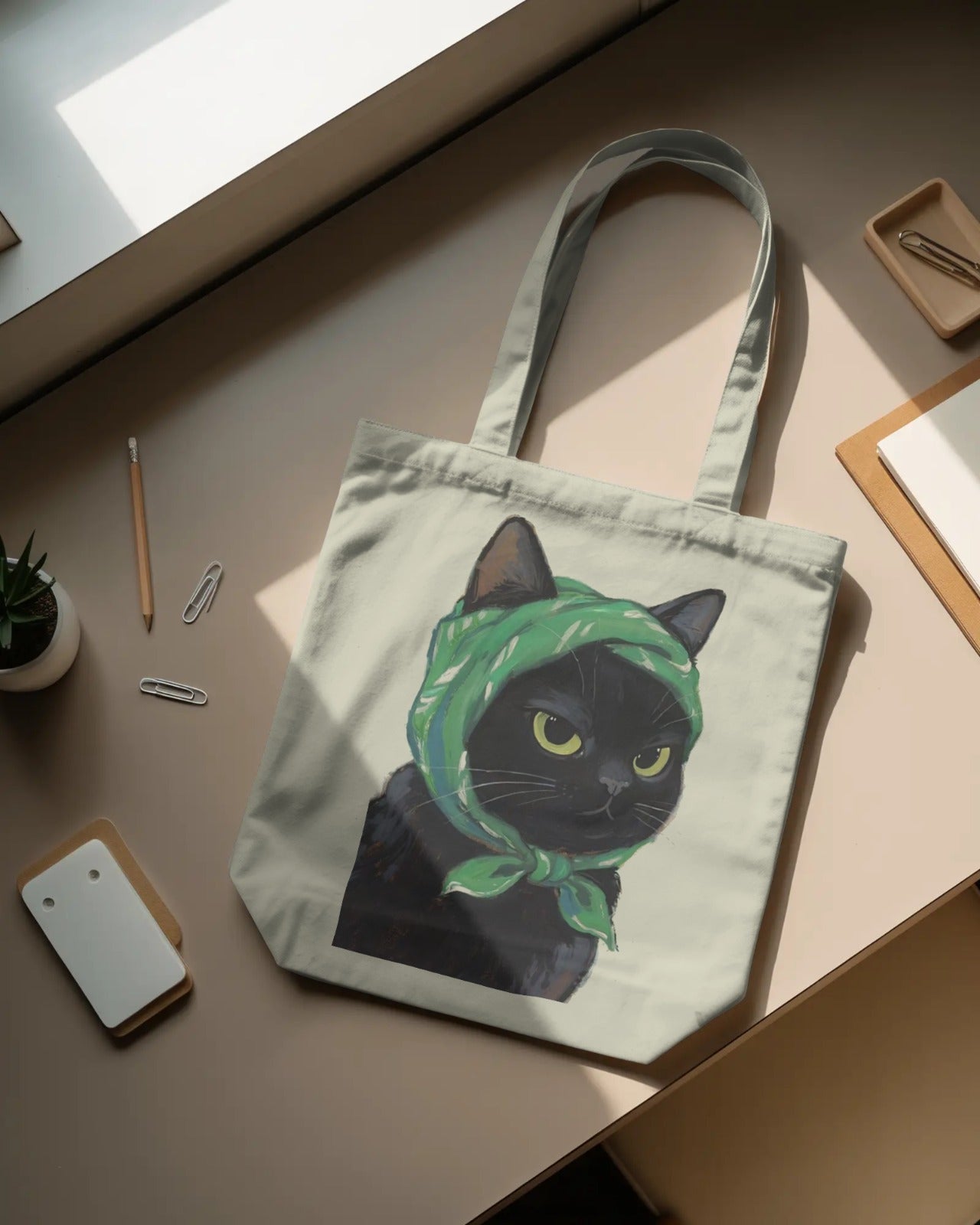Tote Bag de Algodón Orgánico Premium - Edición "Gato Negro Místico"