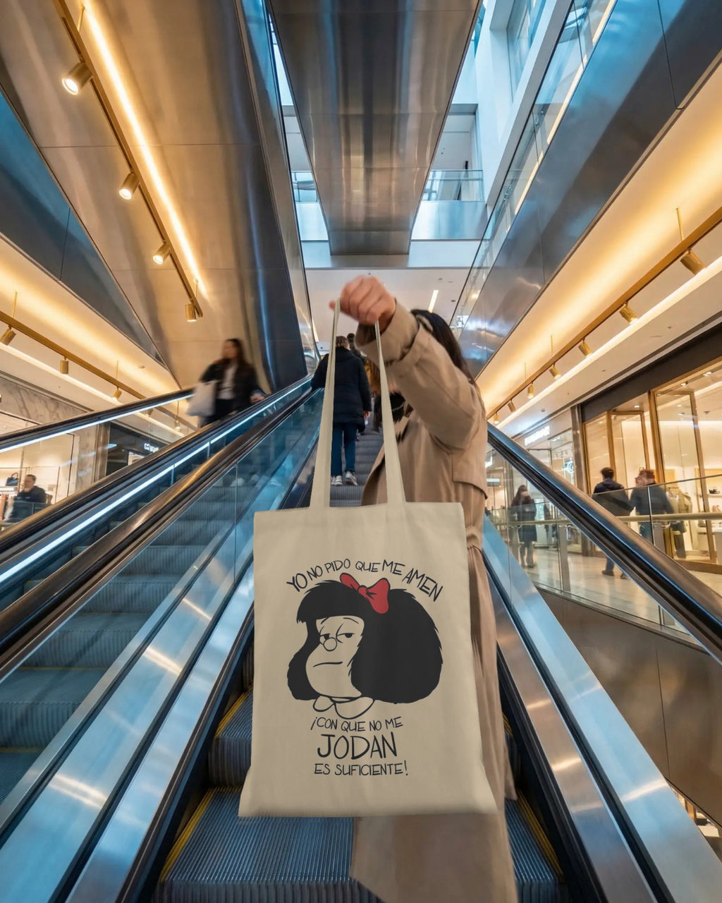 Tote Bag de Algodón Orgánico Premium - Edición Especial "Mafalda Rebelde"