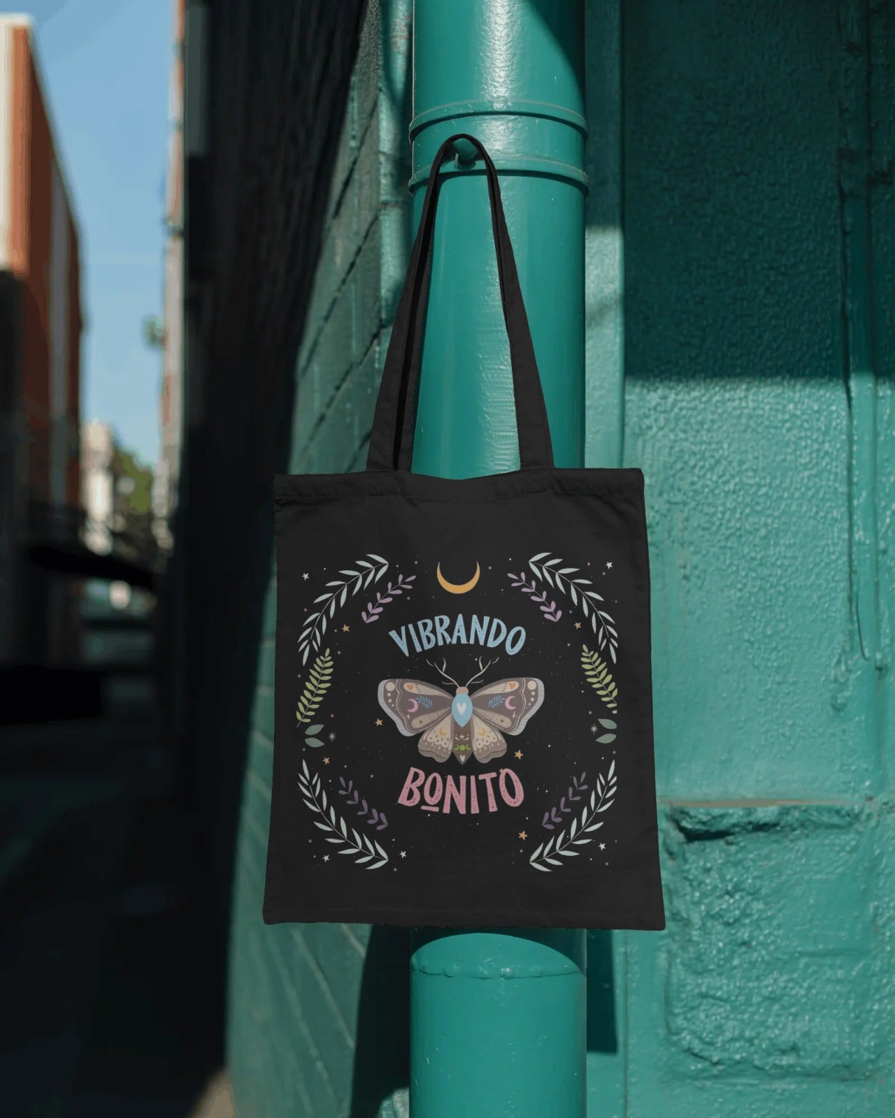 Tote Bag de Algodón Orgánico Premium - Edición Mística "Vibrando Bonito"